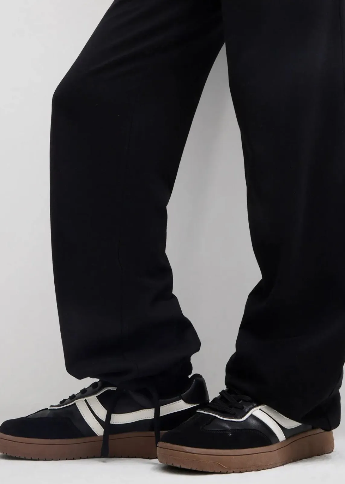 bonprix Bekleidung·Blazer|Nachhaltigere Materialien^Umstandsweathose mit verstellbarer Saumweite aus reiner Bio-Baumwolle schwarz