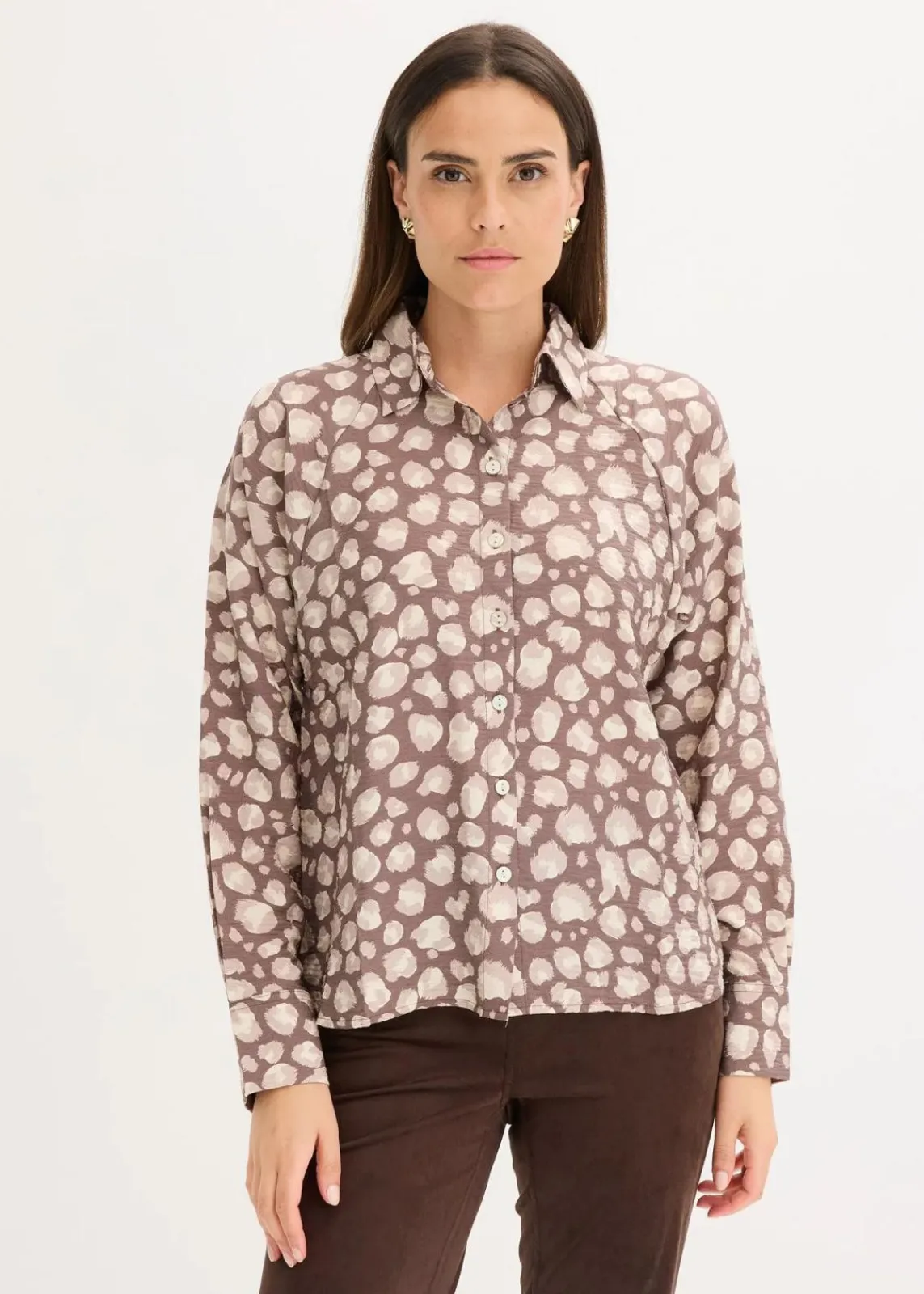 bonprix Blusen & Tuniken|Bekleidung·Jacken & Mäntel^Viskose- Bluse mit Fledermausärmeln mittelbraun/naturstein/kieselbeige leo bedruckt