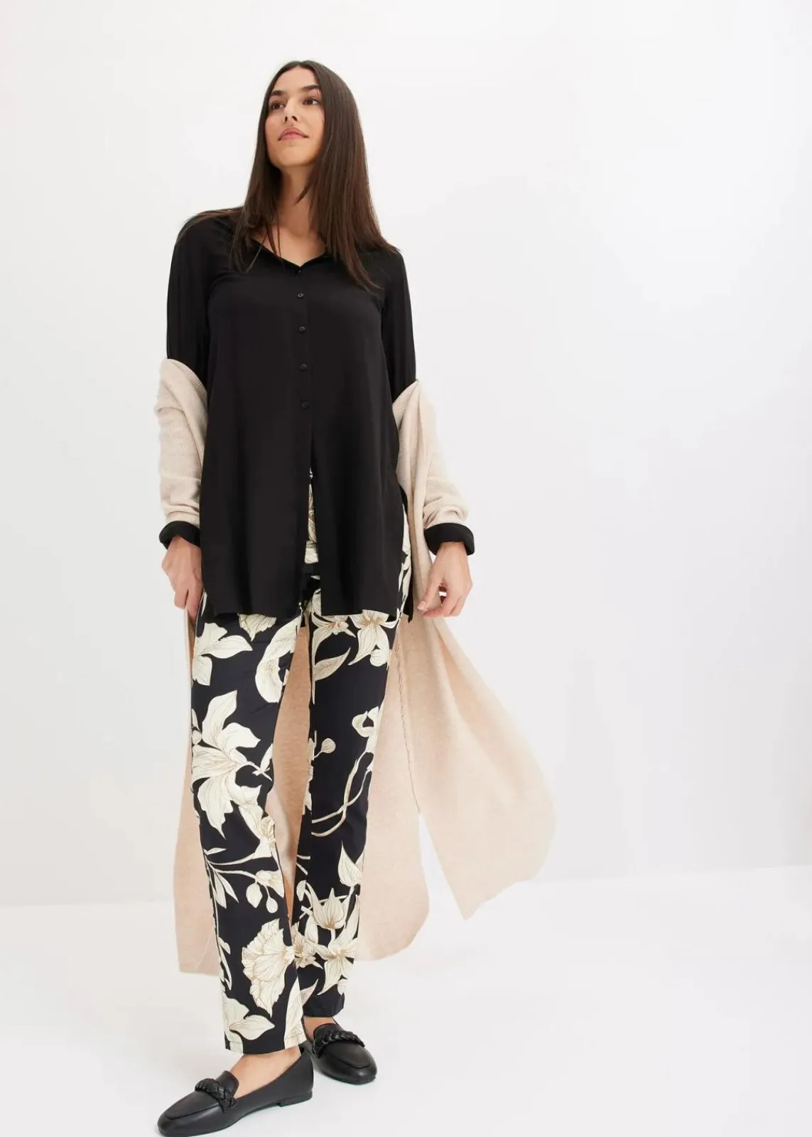 bonprix Bekleidung·Jacken & Mäntel|Nachhaltigere Materialien^Viskose Longbluse schwarz