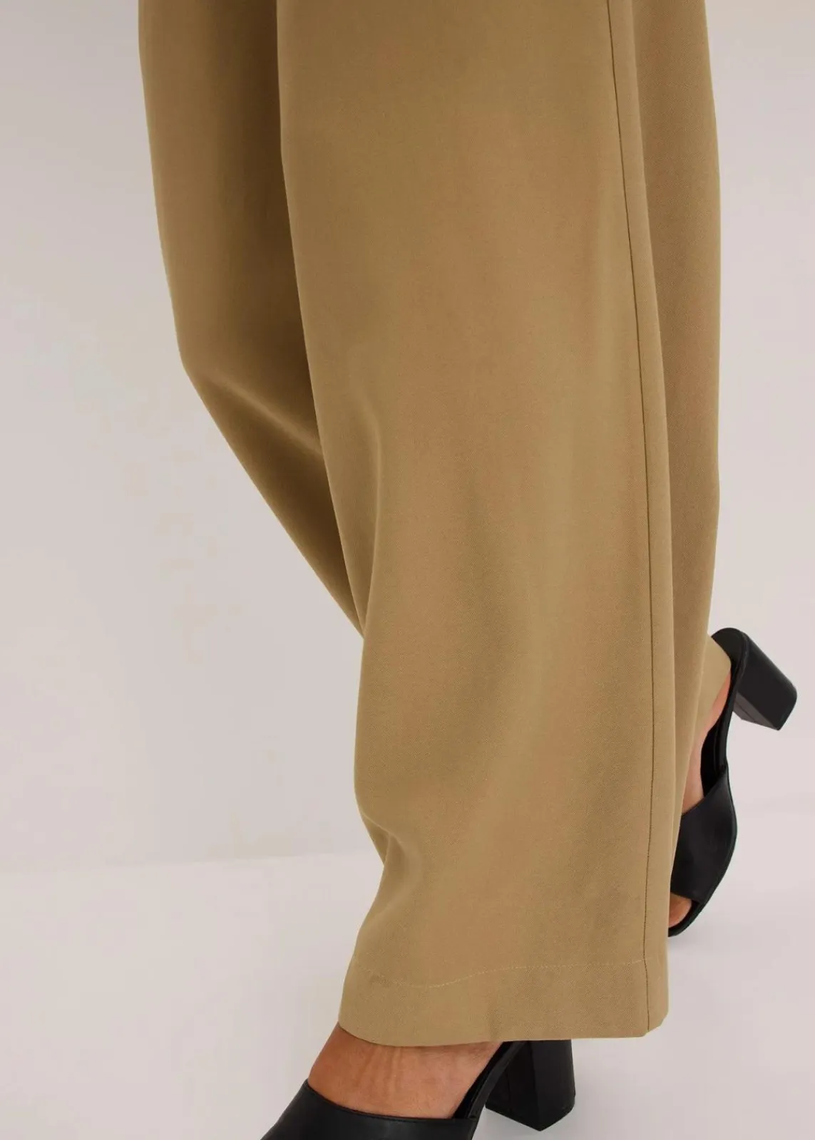 bonprix Bekleidung·Homewear|Jumpsuits^Viskose-Jumpsuit mit Bindeband khakibraun
