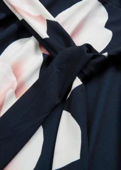 bonprix Bekleidung·Pullover & Strickjacken|Nachhaltigere Materialien^Vokuhila-Kleid aus Jersey mit Bindeband dunkelblau/rosa geblümt