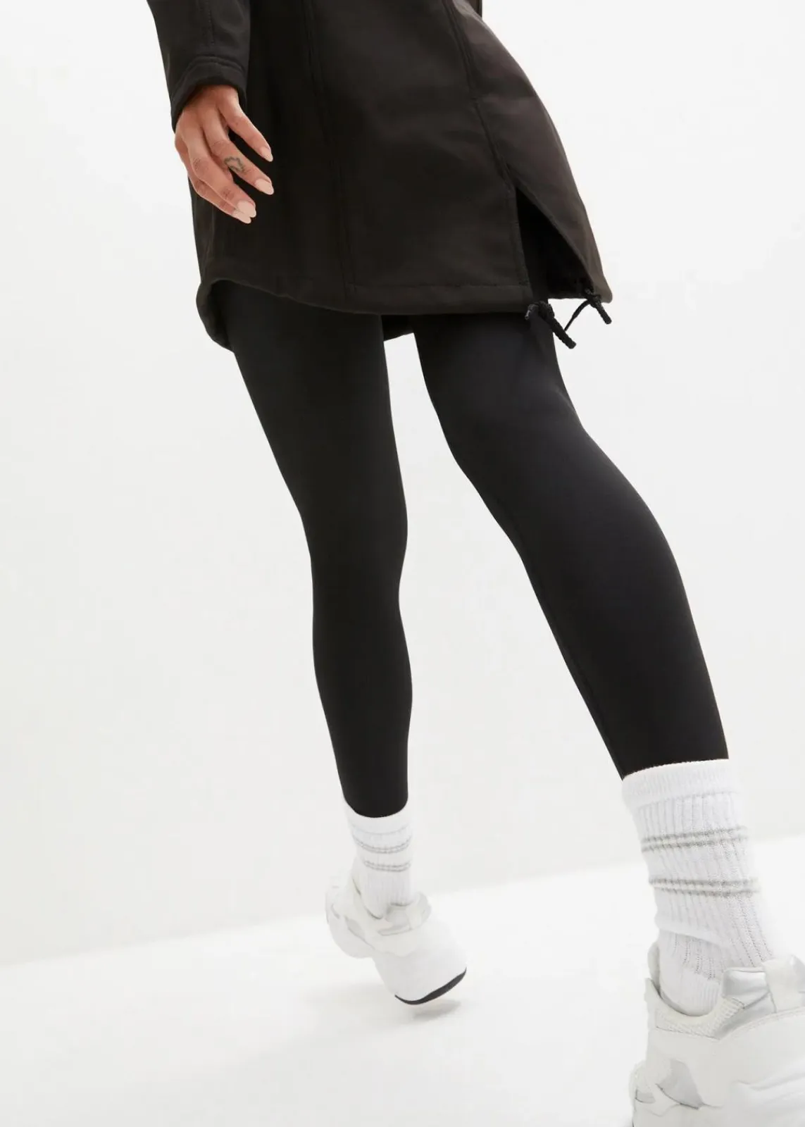 bonprix Bekleidung·Jumpsuits|Bekleidung·Sweat^wasserabweisender Softshell-Parka schwarz