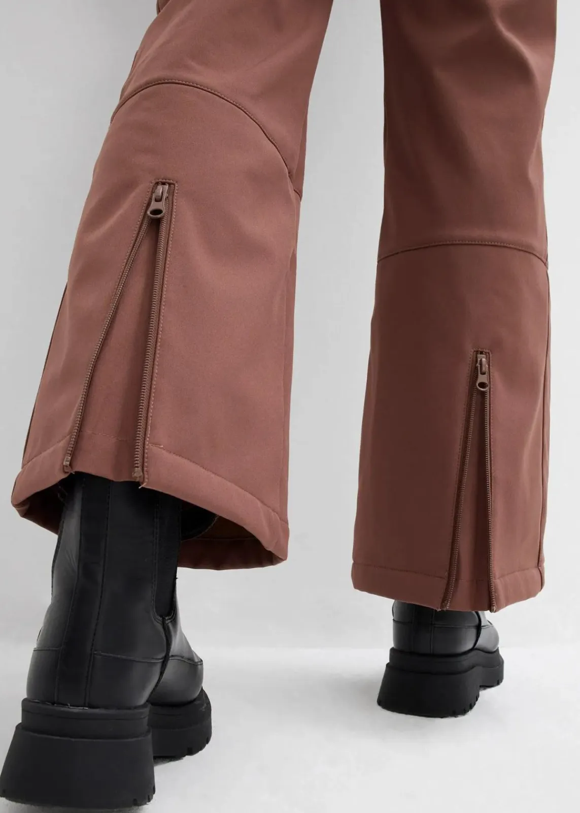 bonprix Hosen|Sportbekleidung^wasserabweisender, warmgefütterter Softshell-Skianzug hellbraun