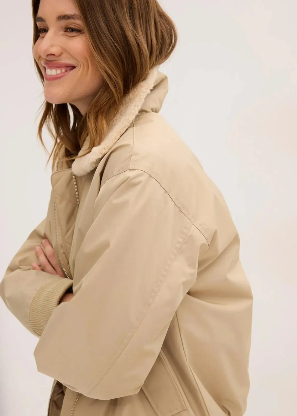 bonprix Nachhaltigere Materialien|Jacken & Mäntel^Wattierte Outdoorjacke hellkhaki