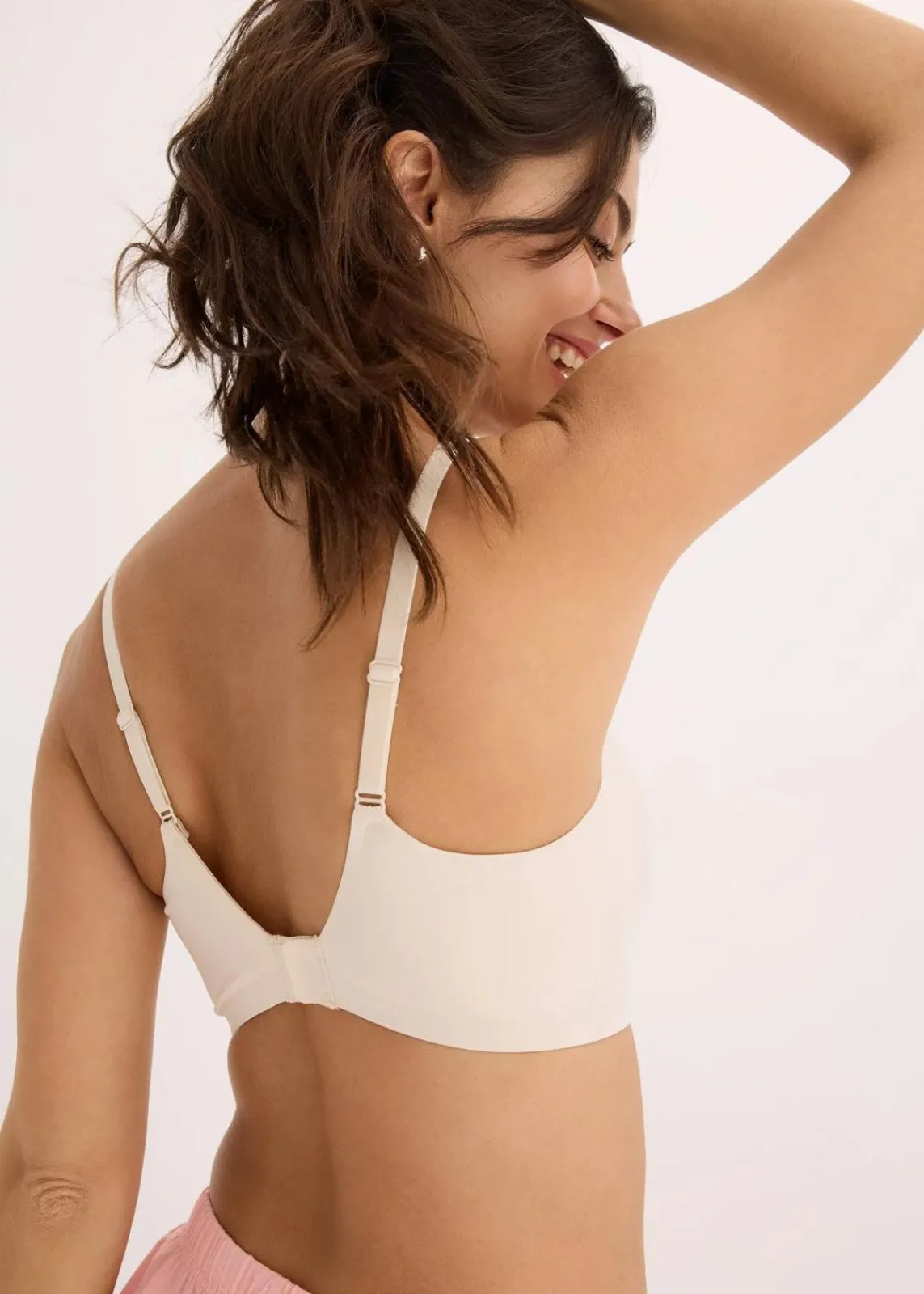 bonprix Seamless|Bhs^Wattierter Feel Comfort Lasercut T-Shirt BH ohne Bügel sandbeige