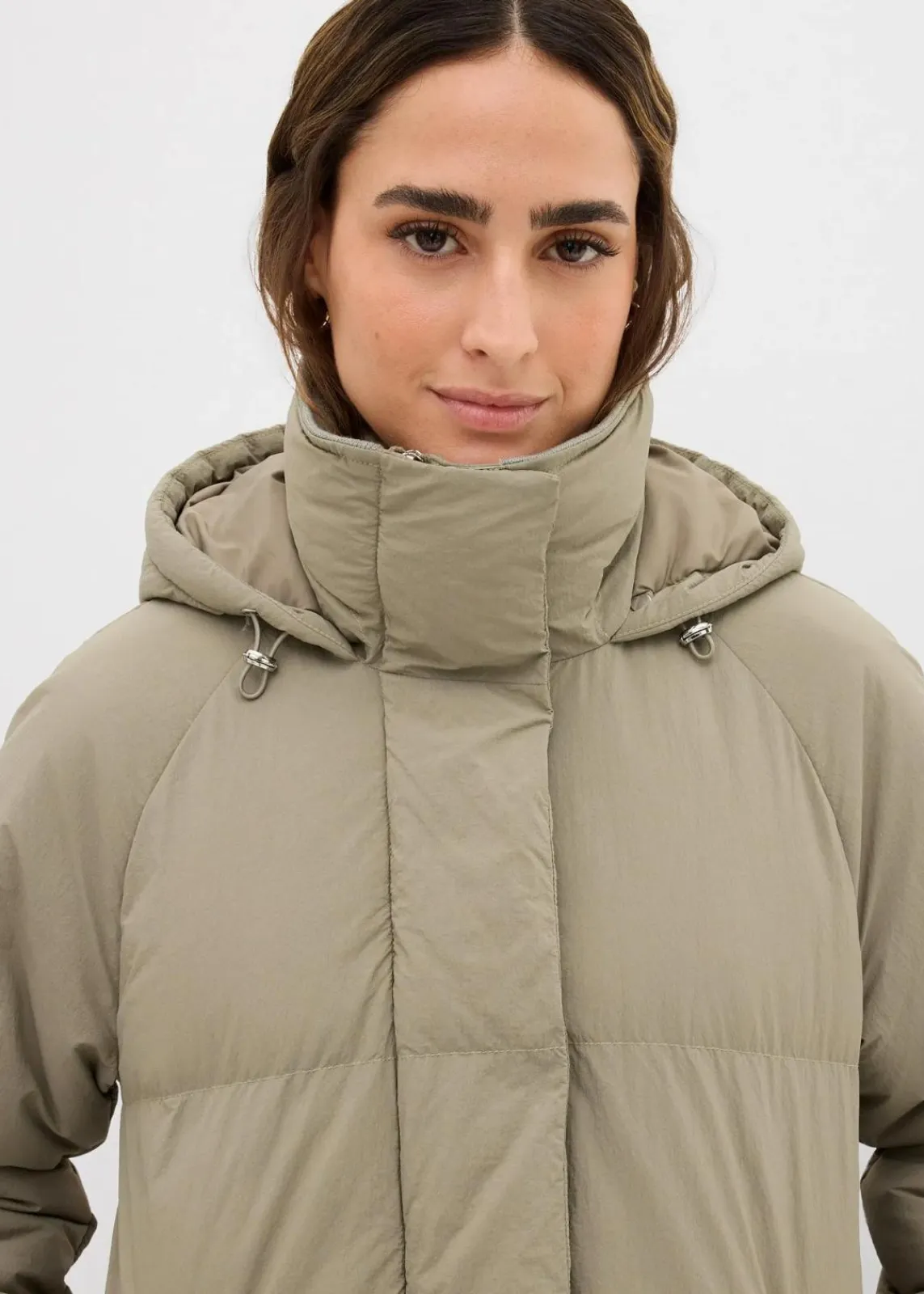 bonprix Bekleidung·Hosen|Jacken & Mäntel^Wattierter Steppmantel raucholiv