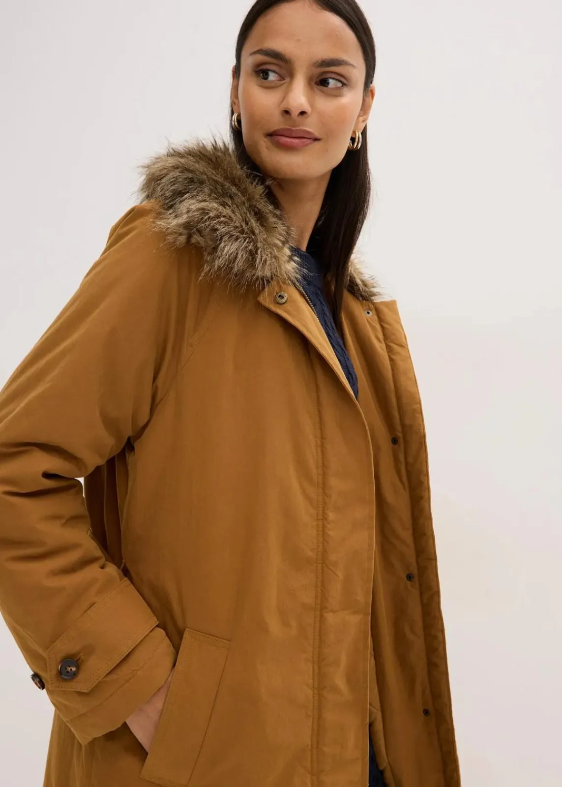 bonprix Bekleidung·Hosen|Jacken & Mäntel^Wattierter Trenchcoat mit abnehmbaren Fellkragen cognac braun