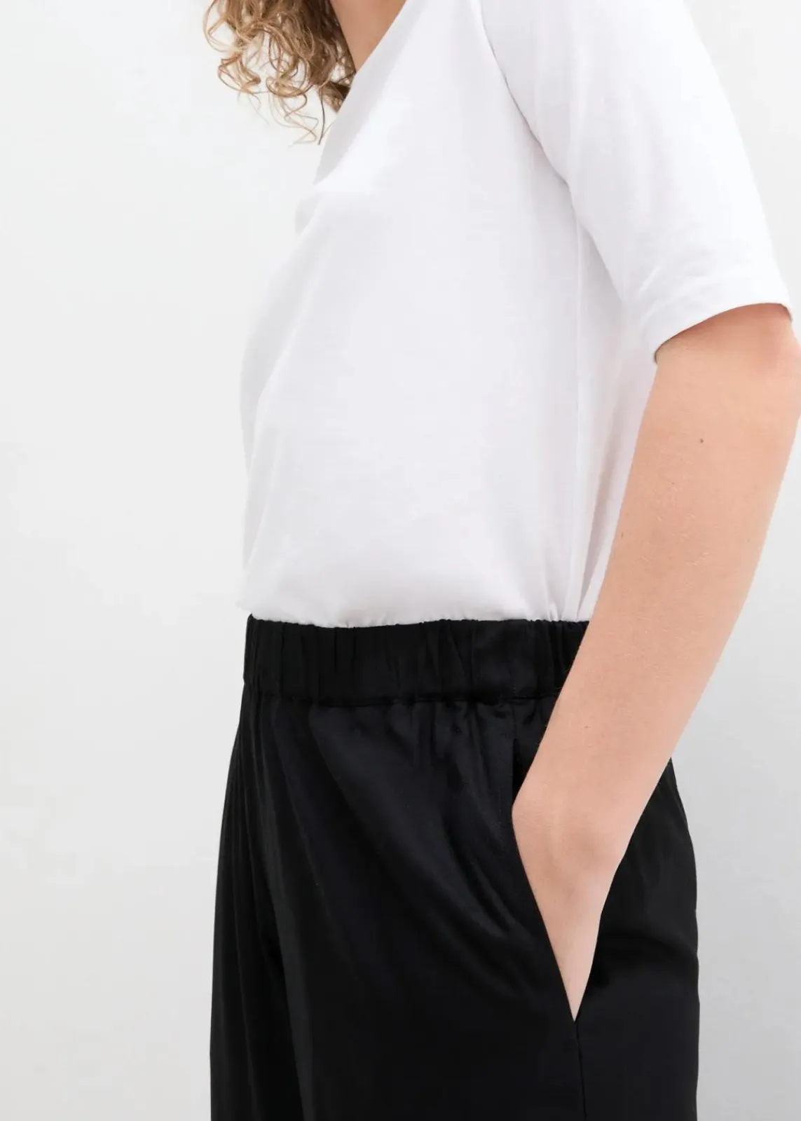 bonprix Bekleidung·Kleider|Hosen^Weite Culotte aus nachhaltiger Viskose schwarz