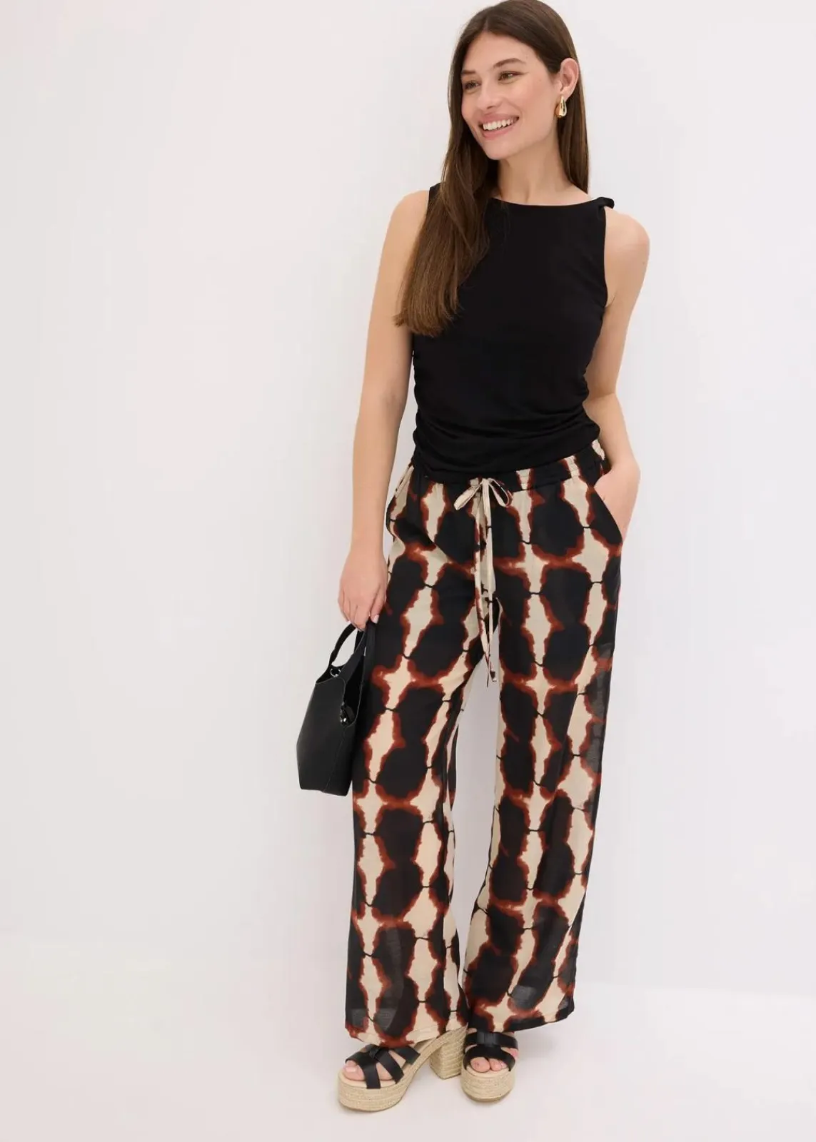 bonprix Bekleidung·Kleider|Zweiteiler & Sets^weite Hose mit Batik-Print schwarz/beige bedruckt