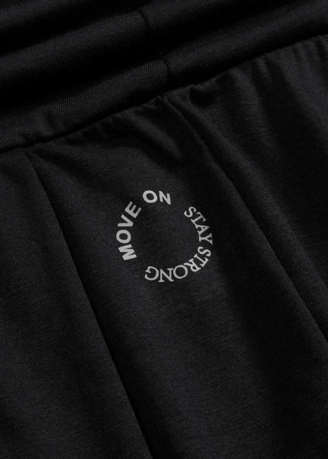 bonprix Bekleidung·Sweat|Bekleidung·Kleider^Weite Sporthose mit umklappbaren Bund schwarz