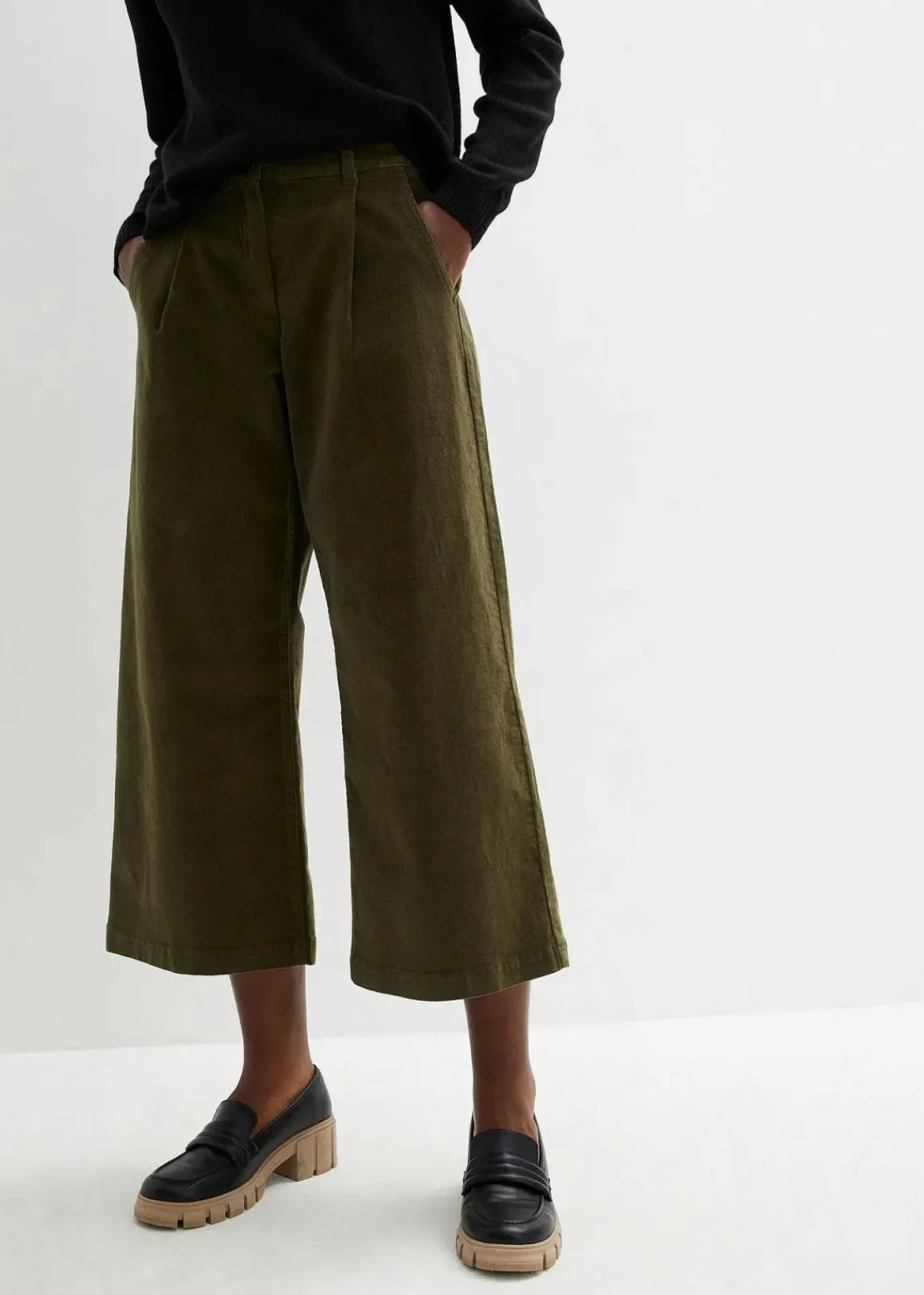 bonprix Bekleidung·Kleider|Hosen^Weite Stretchcord-Culotte mit High-Waist-Bequembund, 7/8-Länge dunkeloliv