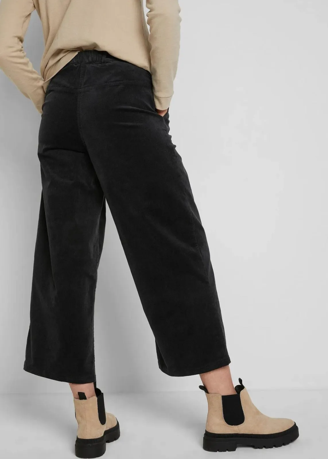 bonprix Hosen|Bekleidung·Kleider^Weite Stretchcord-Culotte mit High-Waist-Bequembund, 7/8-Länge schwarz
