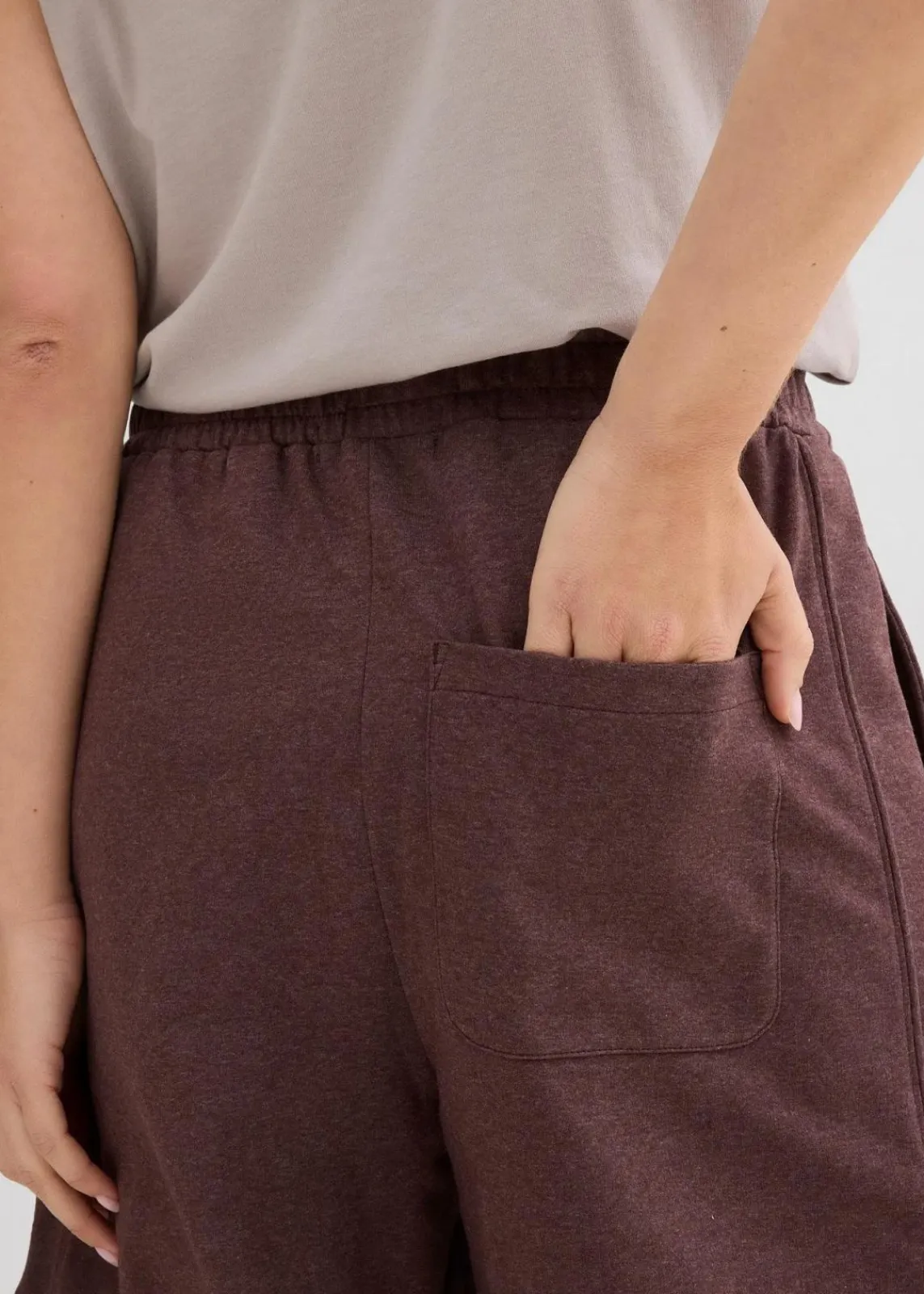 bonprix Bekleidung·Outdoorbekleidung|Bekleidung·Kleider^Weite Sweat-Shorts aus Baumwoll-Mix terrabraun meliert