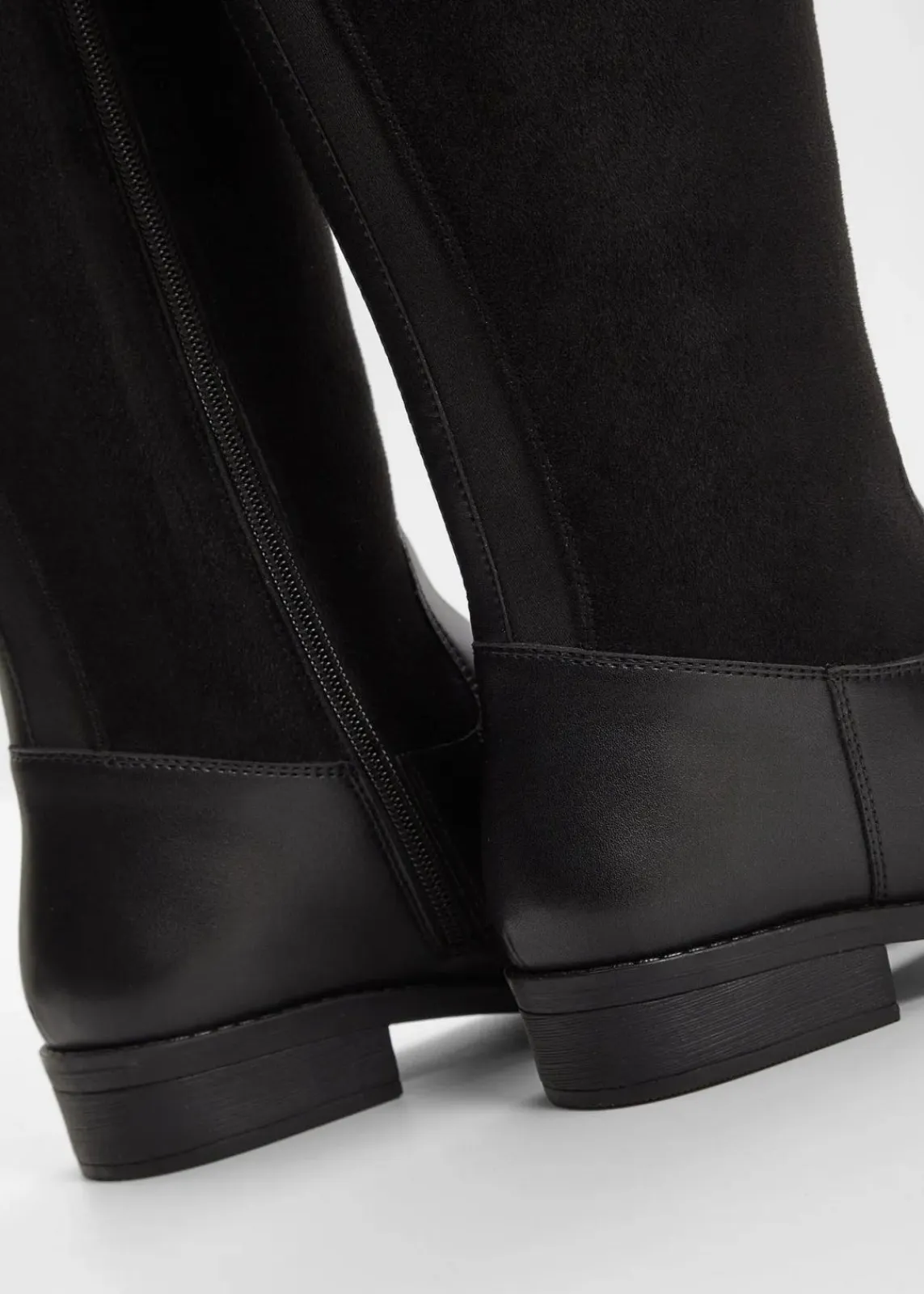 bonprix Stiefel^Weitschaftstiefel mit Schnalle schwarz