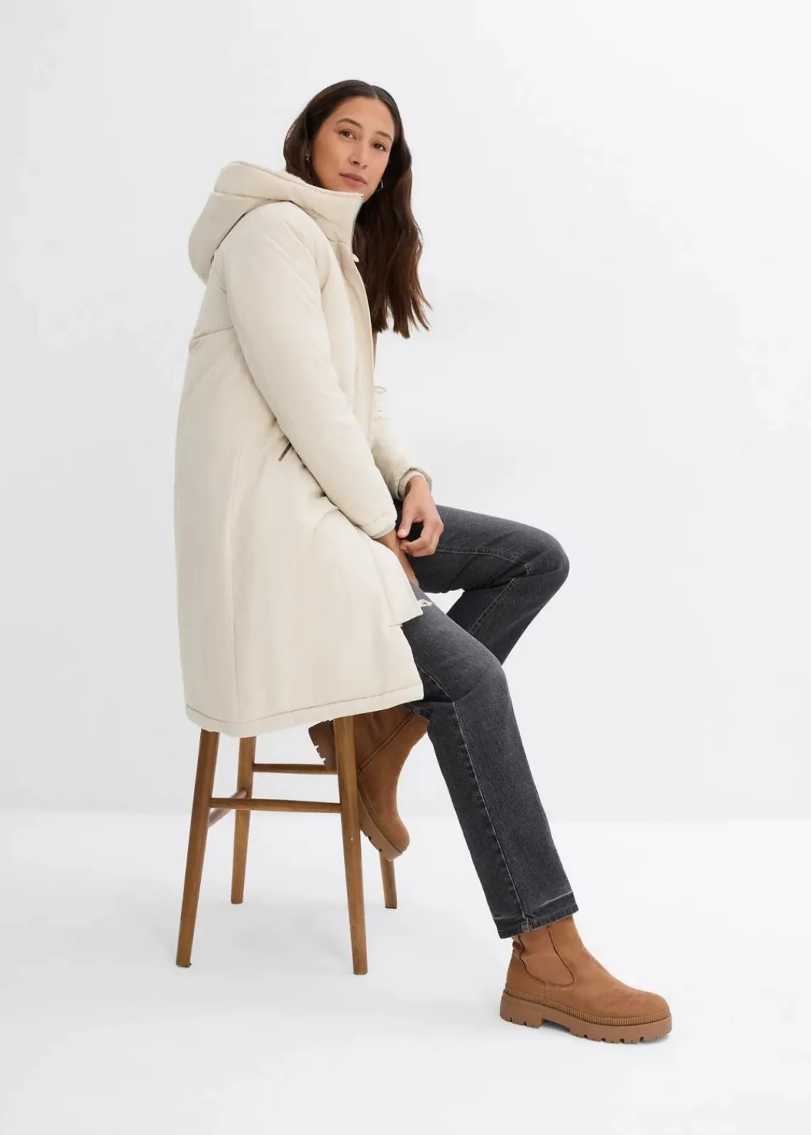 bonprix Jacken & Mäntel|Bekleidung·Hosen^Wintermantel mit Teddyfell in der Kapuze kieselbeige